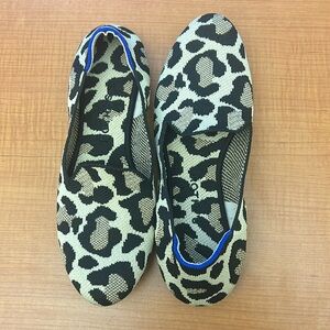 Excellent condition super cute & snug fitting flat